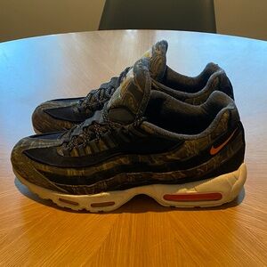 Nike Air Max 95 Carhartt WIP Tiger Camo Shoes - Black and Green